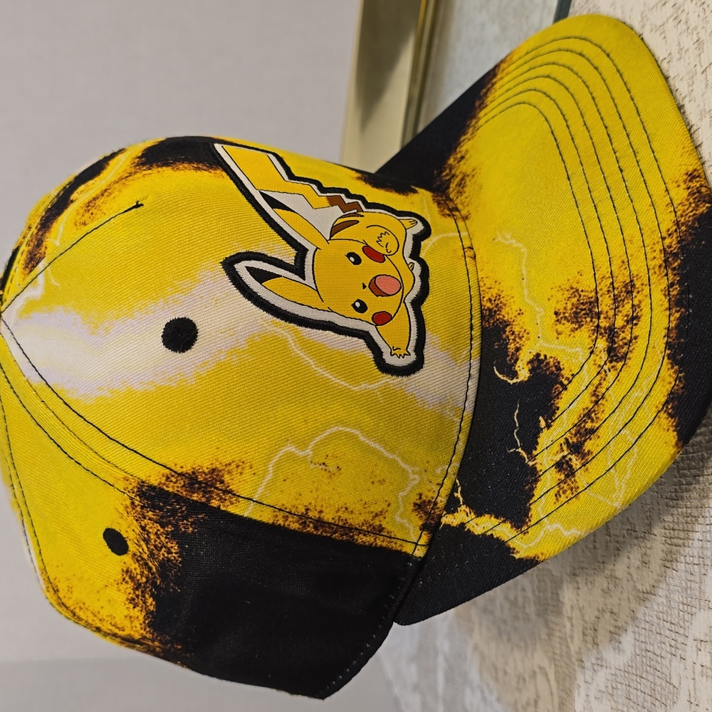 Mens Pokémon Pikachu Nintendo Yellow Black Snapback Adjustable Trucker Hat